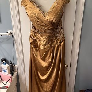 GOLD MOB/MOG EVENING DRESS SZ 14